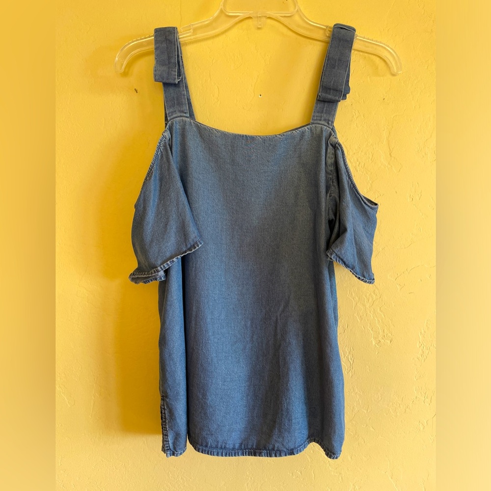 🩷 Ann Taylor Cold Shoulder Top Blue. Size XS